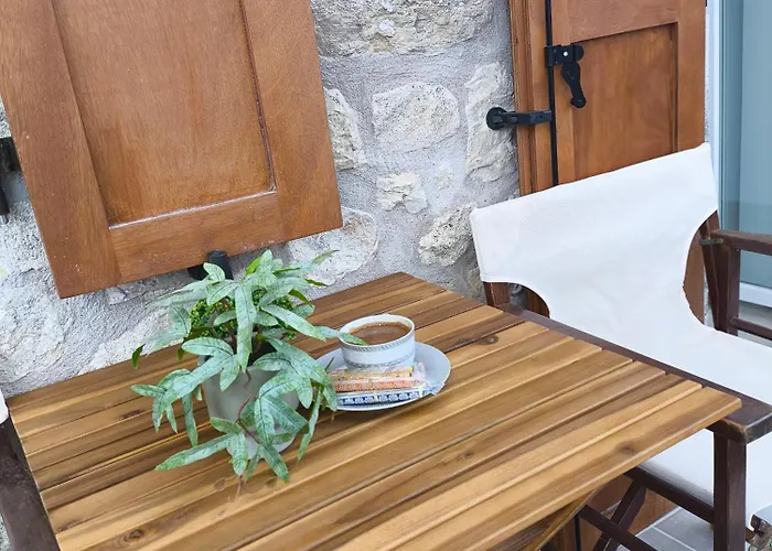 Stone Deluxe Lefkada 度假居 Lazaráta